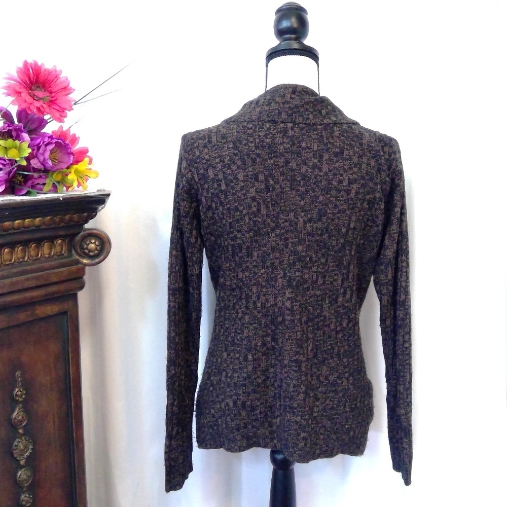 Effect- Button Sweater - Picture 3 of 6